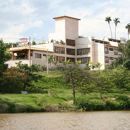 Hotel Vila Das Palmeiras Altinopolis Exterior foto